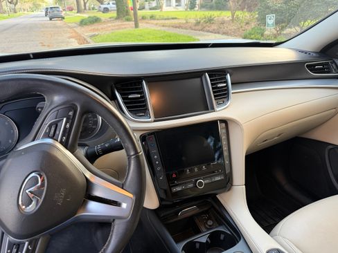 Used 2019 INFINITI QX50 Luxe image 15