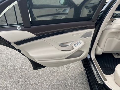 Used 2018 Mercedes-Benz S 560 Sedan image 11