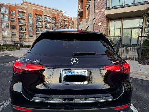 Used 2025 Mercedes-Benz GLC 300 4MATIC image 13