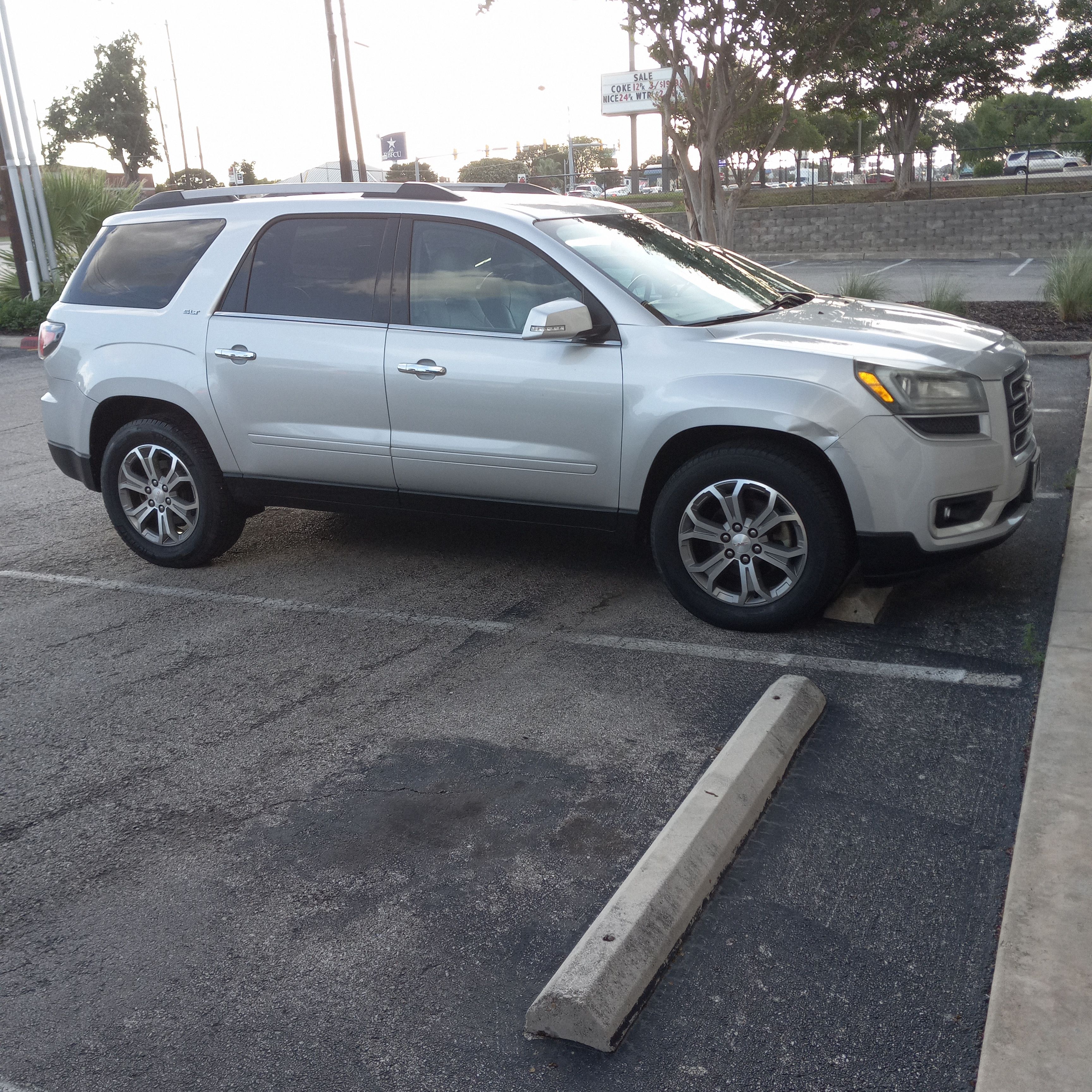 Used 2016 GMC Acadia SLT FWD image 8