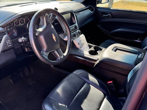 Used 2016 Chevrolet Suburban LT image 6