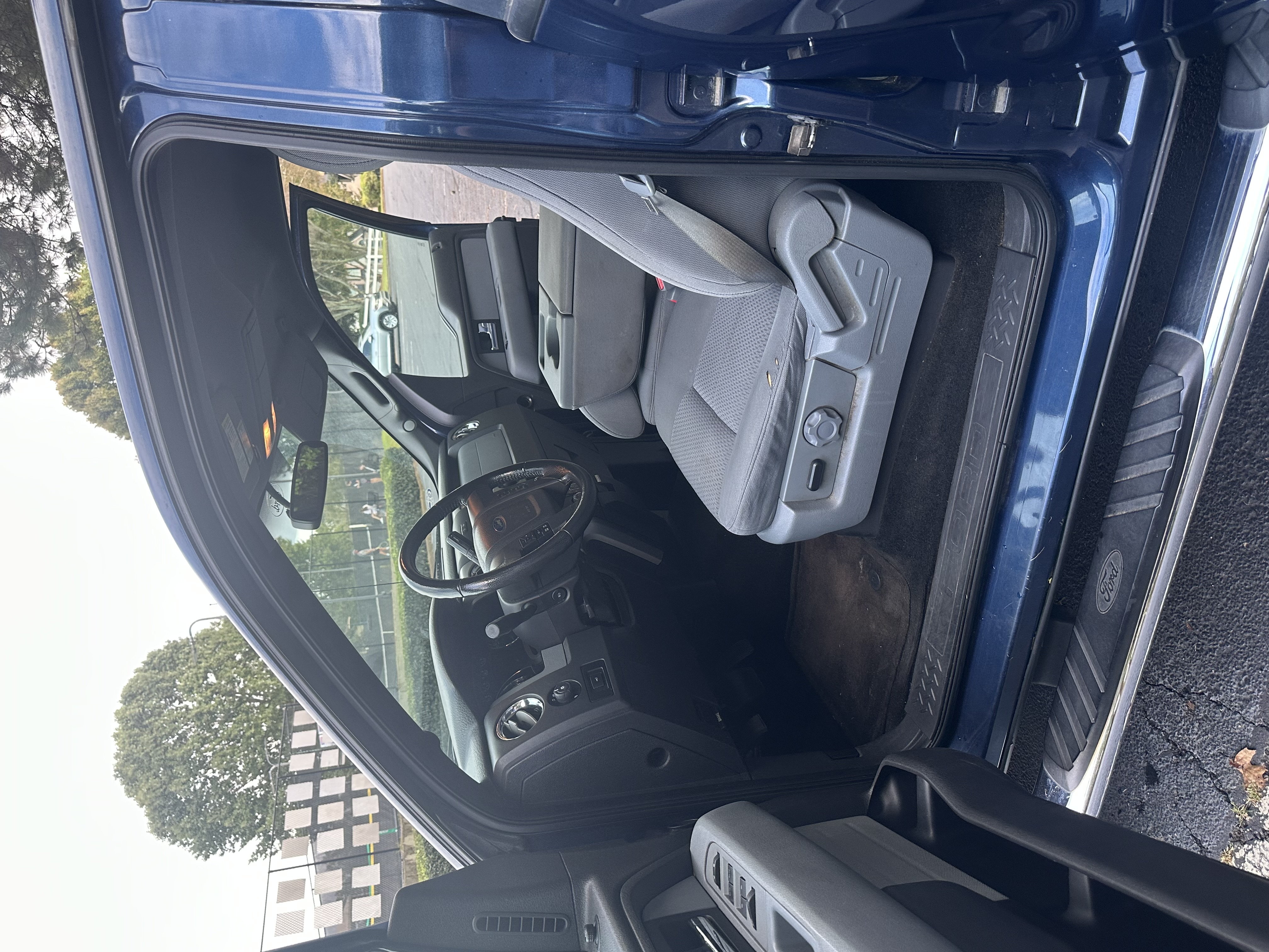 Used 2013 Ford F150 XLT w/ Luxury Equipment Group AWD/4WD image 8