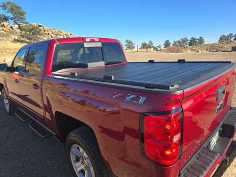 Used 2018 Chevrolet Silverado 1500 LT w/ All Star Edition image 9