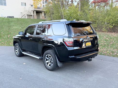 Used 2016 Toyota 4Runner SR5 image 4