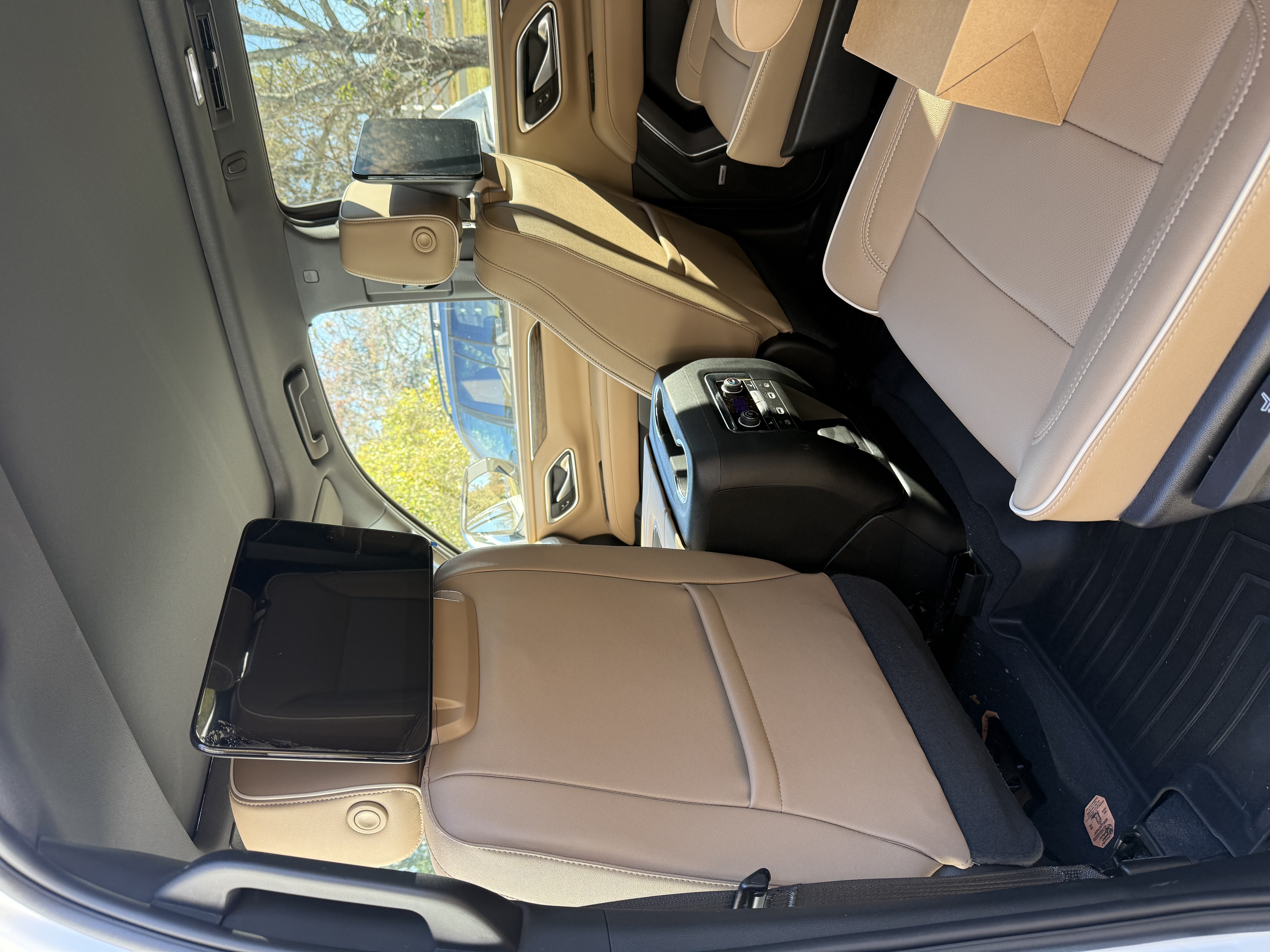 Used 2023 Chevrolet Tahoe Premier w/ Advanced Technology Package image 15