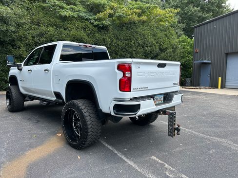 Used 2020 Chevrolet Silverado 2500 High Country w/ Z71 Off-Road Package AWD/4WD image 9