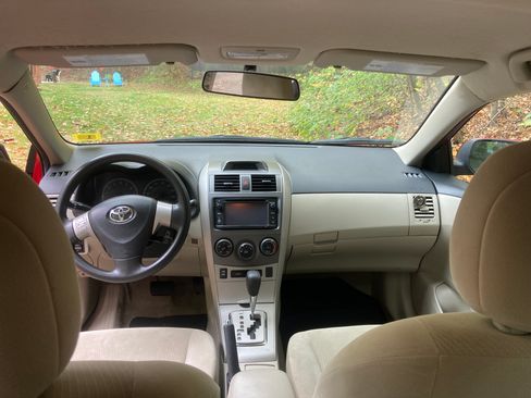 Used 2013 Toyota Corolla LE Special Edition image 14