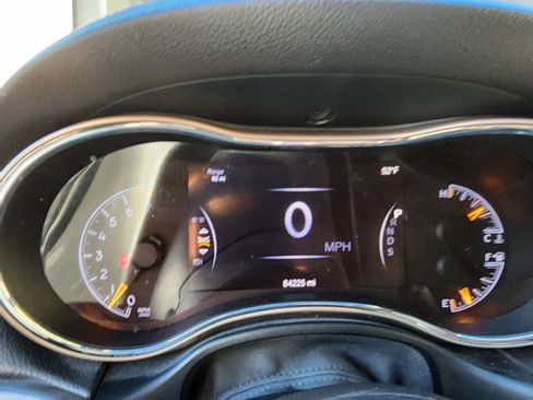 Used 2014 Jeep Grand Cherokee Limited w/ Luxury Group II image 8