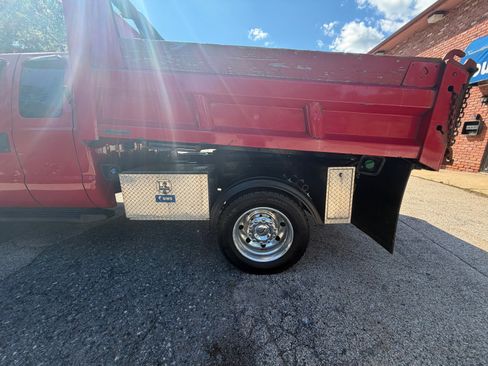 Used 2015 Ford F550 4x4 SuperCab Super Duty w/ XLT Interior Package image 2