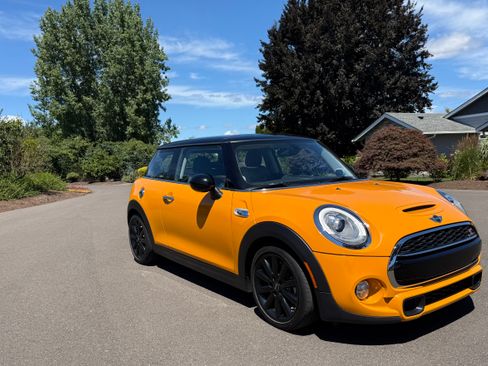 Used 2017 MINI Cooper S FWD image 2