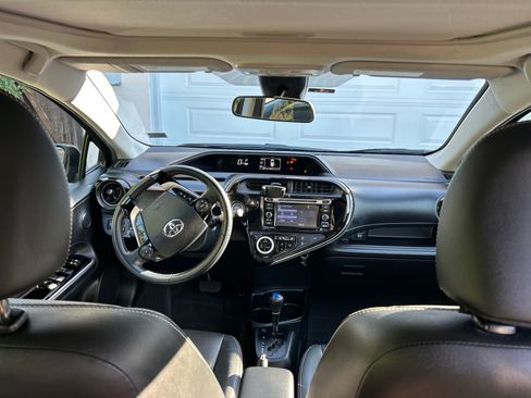 Used 2018 Toyota Prius C Four image 8