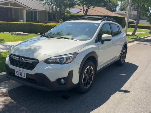 Used 2022 Subaru Crosstrek 2.0i Premium w/ Moonroof Package AWD/4WD image 1