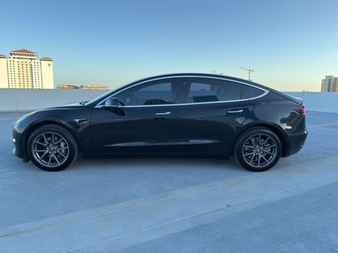 Used 2018 Tesla Model 3 Long Range RWD image 8