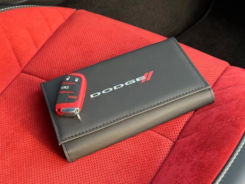 Used 2015 Dodge Challenger SRT Hellcat image 32