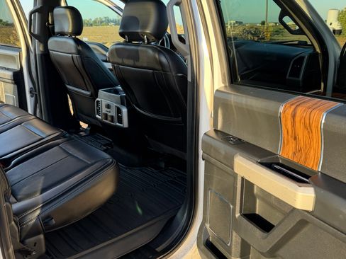Used 2019 Ford F150 Lariat w/ Equipment Group 502A Luxury AWD/4WD image 16