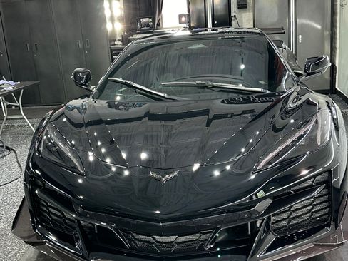 Used 2024 Chevrolet Corvette Z06 w/ Z07 Performance Package image 1