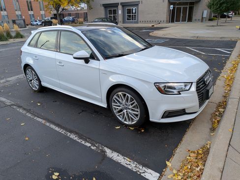 Used 2018 Audi A3 e-tron Premium image 1