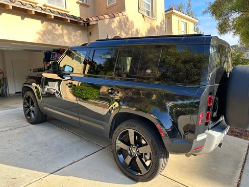 Used 2020 Land Rover Defender 110 HSE image 2