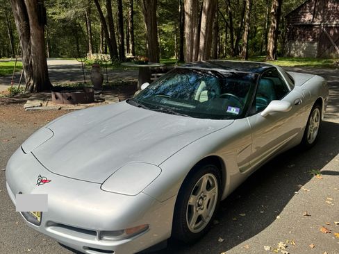 Used 1997 Chevrolet Corvette Coupe image 6