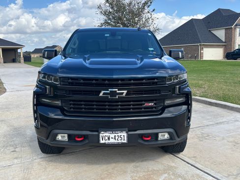 Used 2020 Chevrolet Silverado 1500 LT Trail Boss image 2
