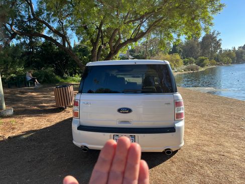 Used 2014 Ford Flex SEL image 2