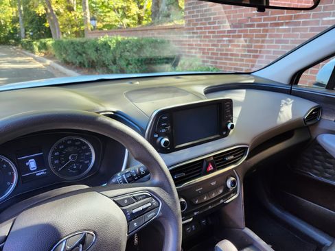 Used 2020 Hyundai Santa Fe SE image 5