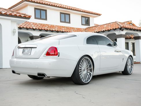 Used 2017 Rolls-Royce Wraith image 29