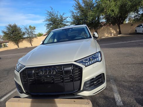 Used 2023 Audi Q7 3.0T Prestige image 2