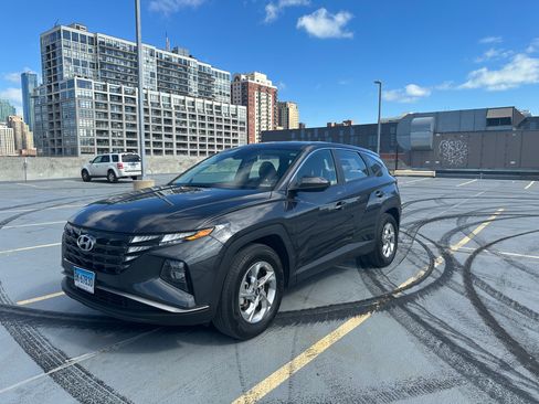 Used 2022 Hyundai Tucson SE image 2