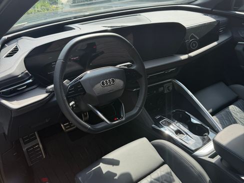 Used 2025 Audi SQ5 Premium Plus AWD/4WD image 13