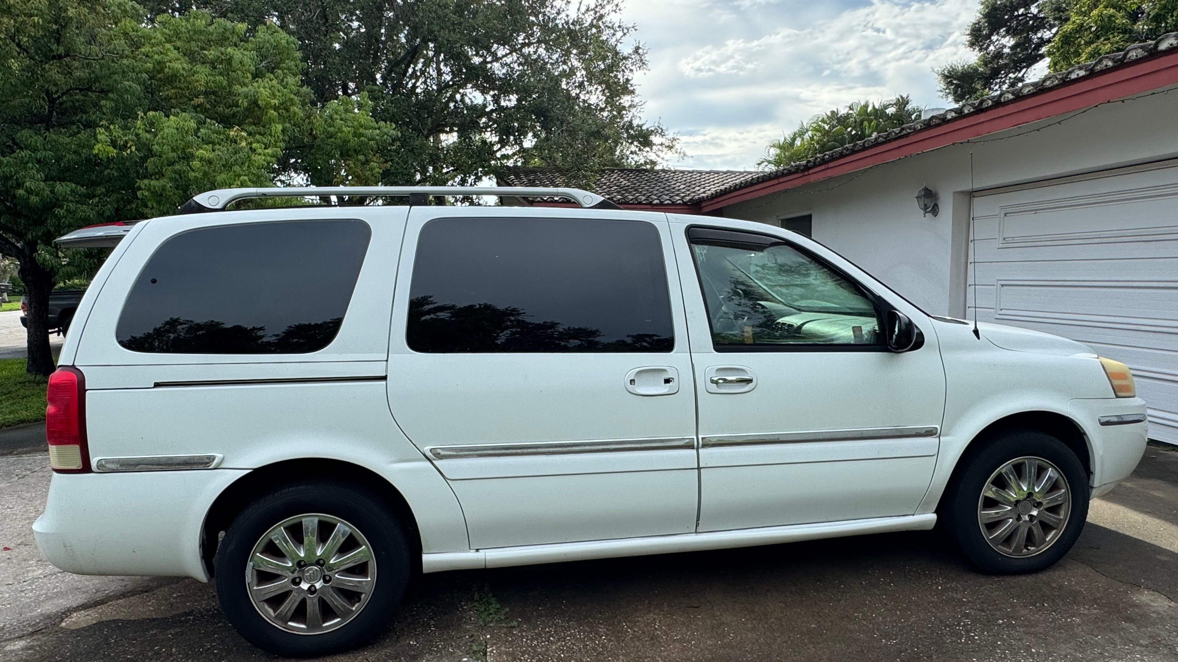 Used 2005 Buick Terraza CXL FWD image 17