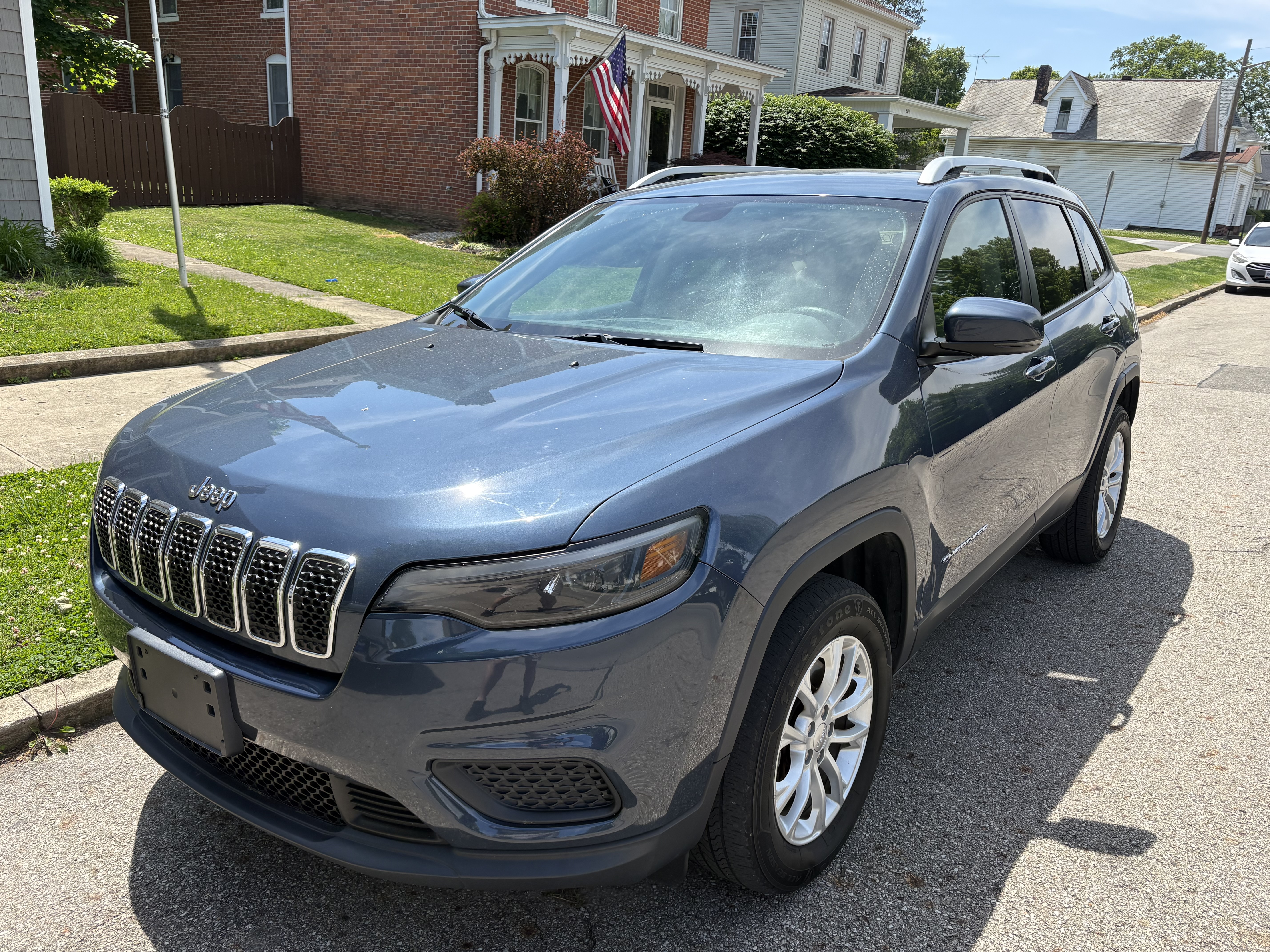 Used 2020 Jeep Cherokee Latitude w/ Safety Group AWD/4WD image 1