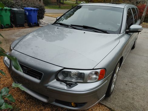 Used 2007 Volvo V70 R image 2