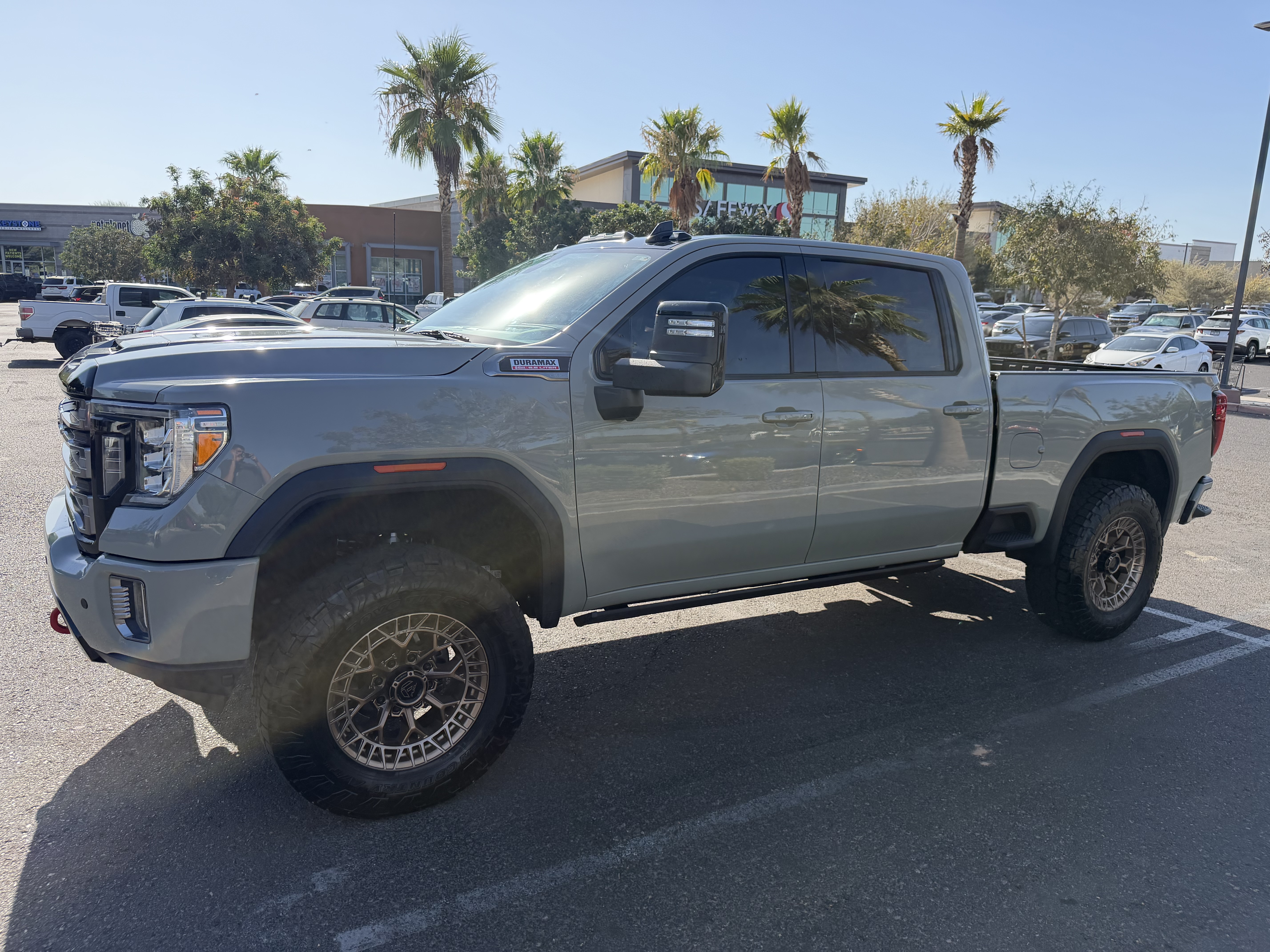 Used 2023 GMC Sierra 2500 AT4 w/ AT4 Preferred Package AWD/4WD image 1
