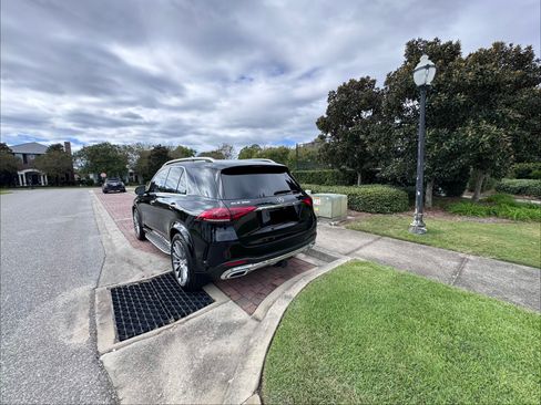 Used 2021 Mercedes-Benz GLE 350 350 Sport Utility 4D image 8