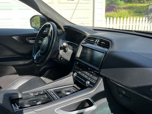 Used 2020 Jaguar F-PACE Prestige AWD/4WD image 5