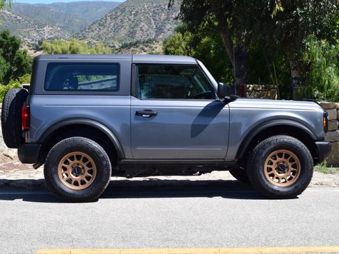 Used 2023 Ford Bronco 2-Door AWD/4WD image 4