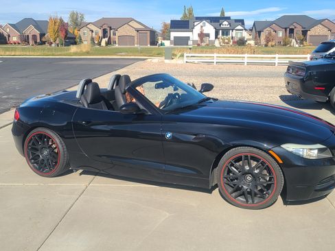 Used 2011 BMW Z4 sDrive35i image 4