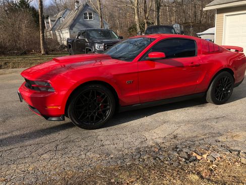 Used 2010 Ford Mustang GT Premium image 14