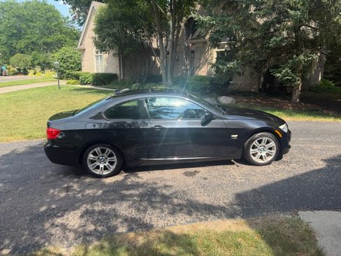 Used 2013 BMW 335i xDrive Coupe AWD/4WD image 2