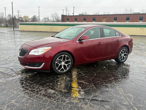 Used 2017 Buick Regal Sport Touring image 1
