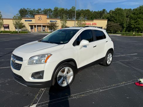 Used 2015 Chevrolet Trax LTZ FWD image 2