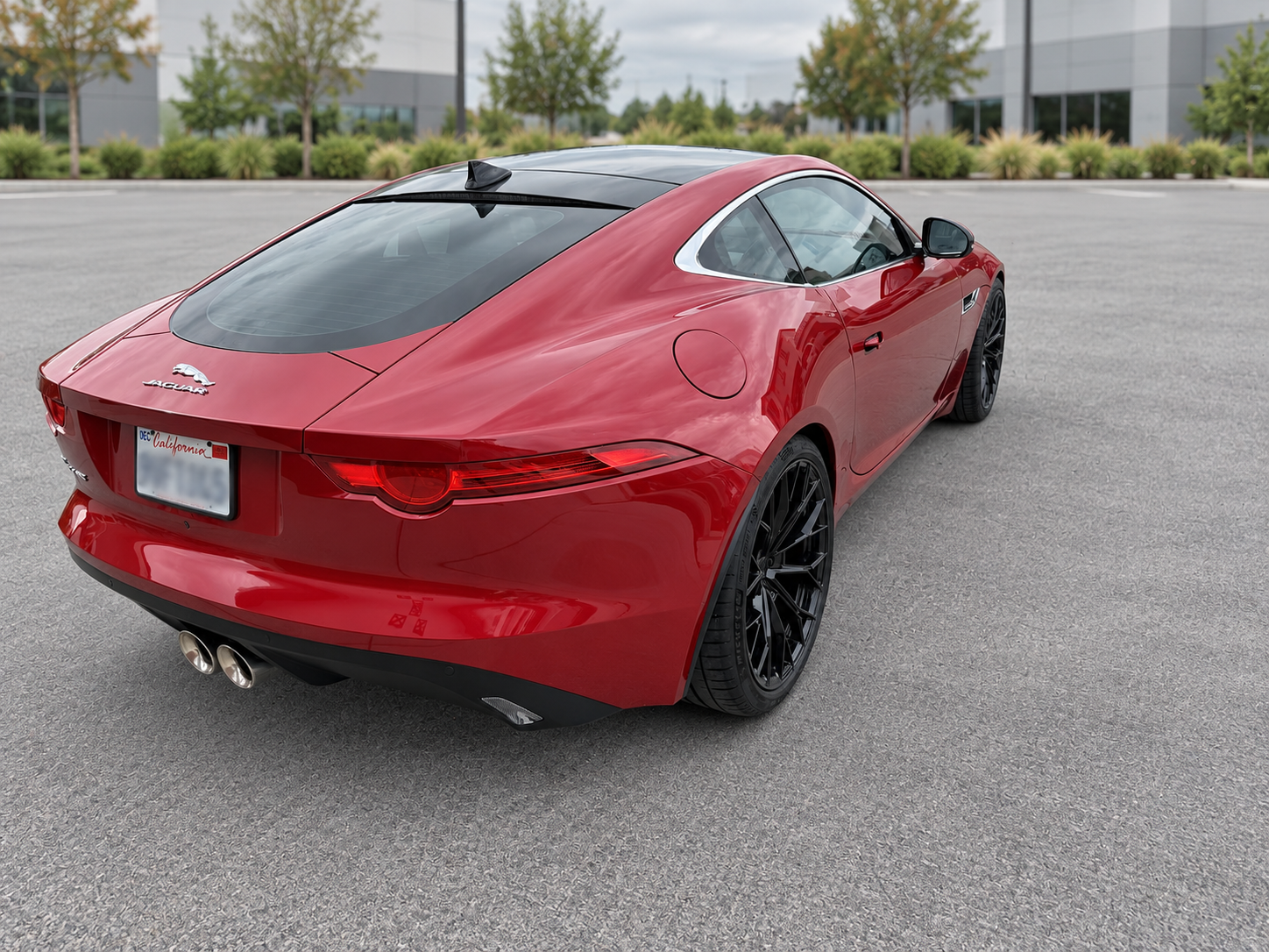 Used 2016 Jaguar F-TYPE Coupe RWD image 9