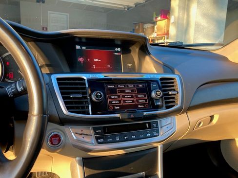 Used 2015 Honda Accord EX-L image 8