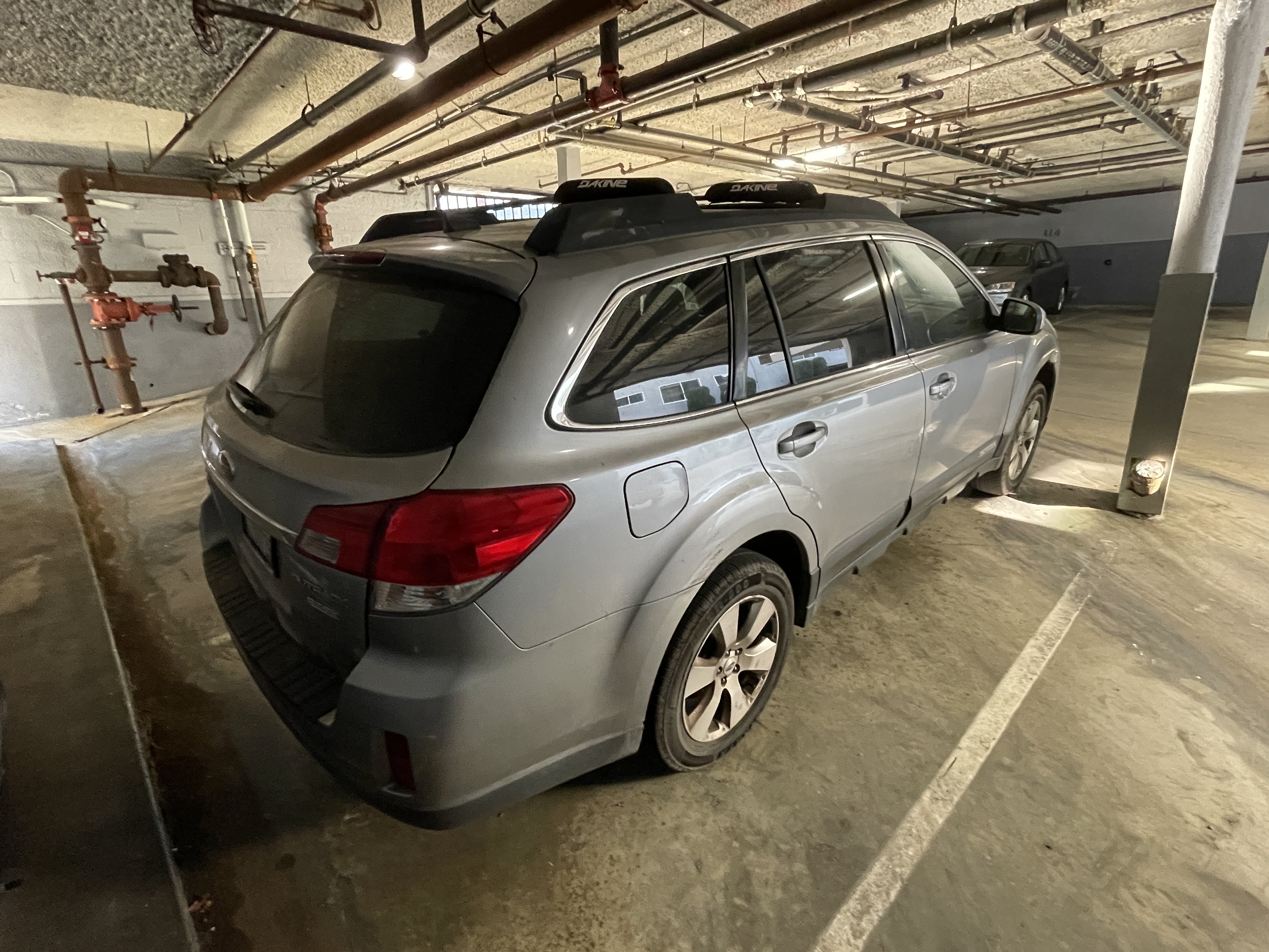Used 2011 Subaru Outback 2.5i Limited AWD/4WD image 8