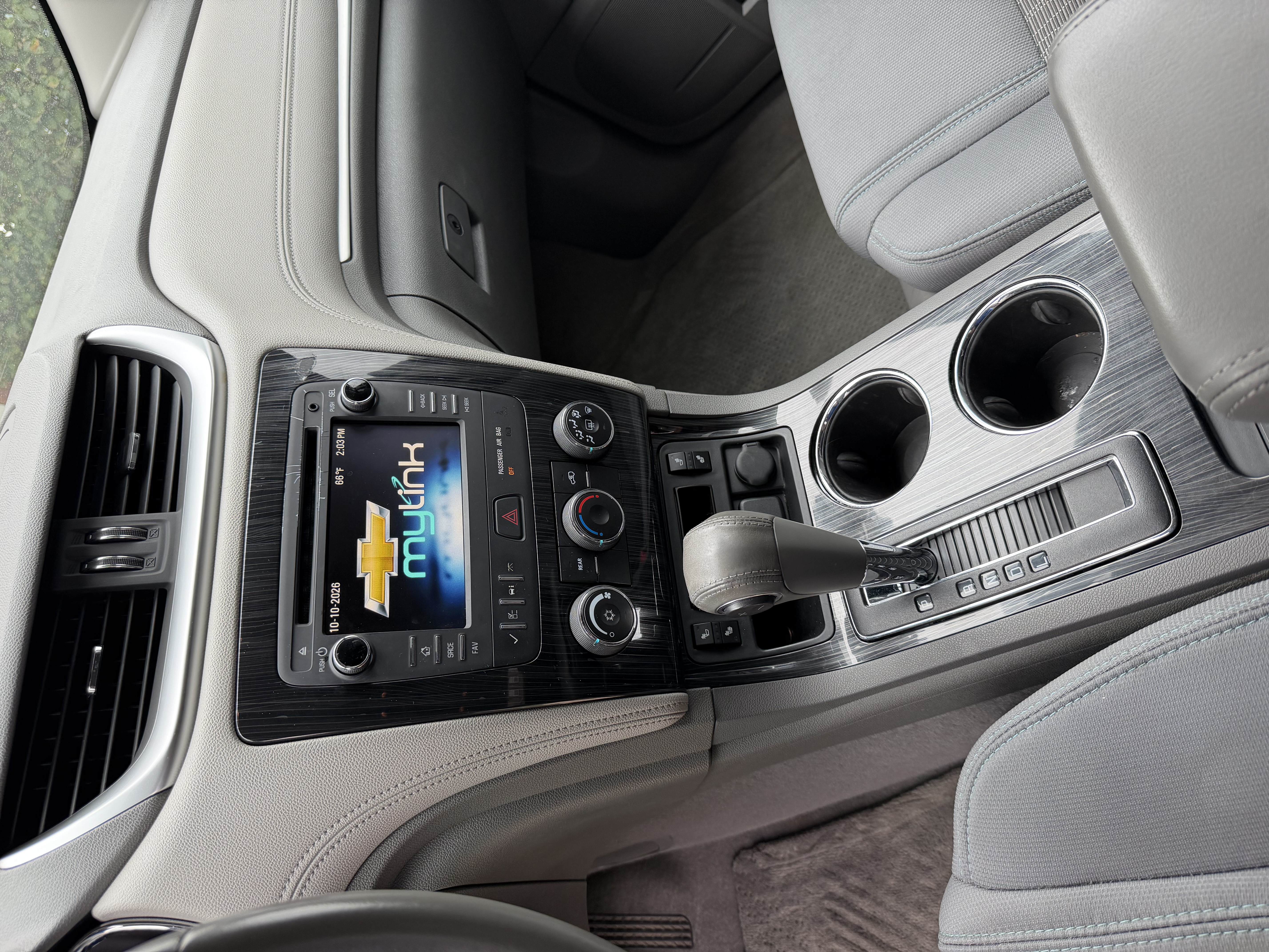 Used 2015 Chevrolet Traverse LT w/ Style and Technology Package FWD image 30