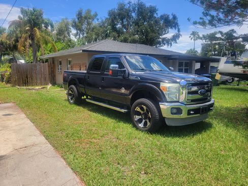 Used 2011 Ford F250 Lariat w/ Lariat Interior Pkg image 1