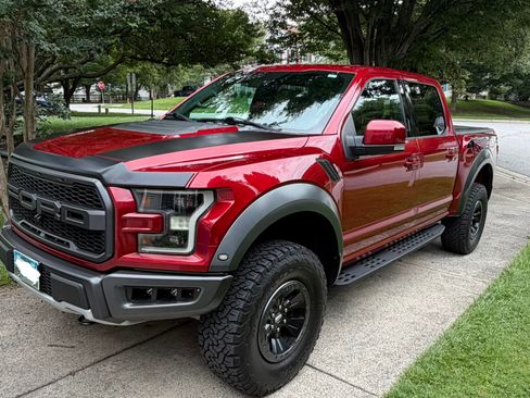 Used 2017 Ford F150 Raptor w/ Equipment Group 802A Luxury AWD/4WD image 2