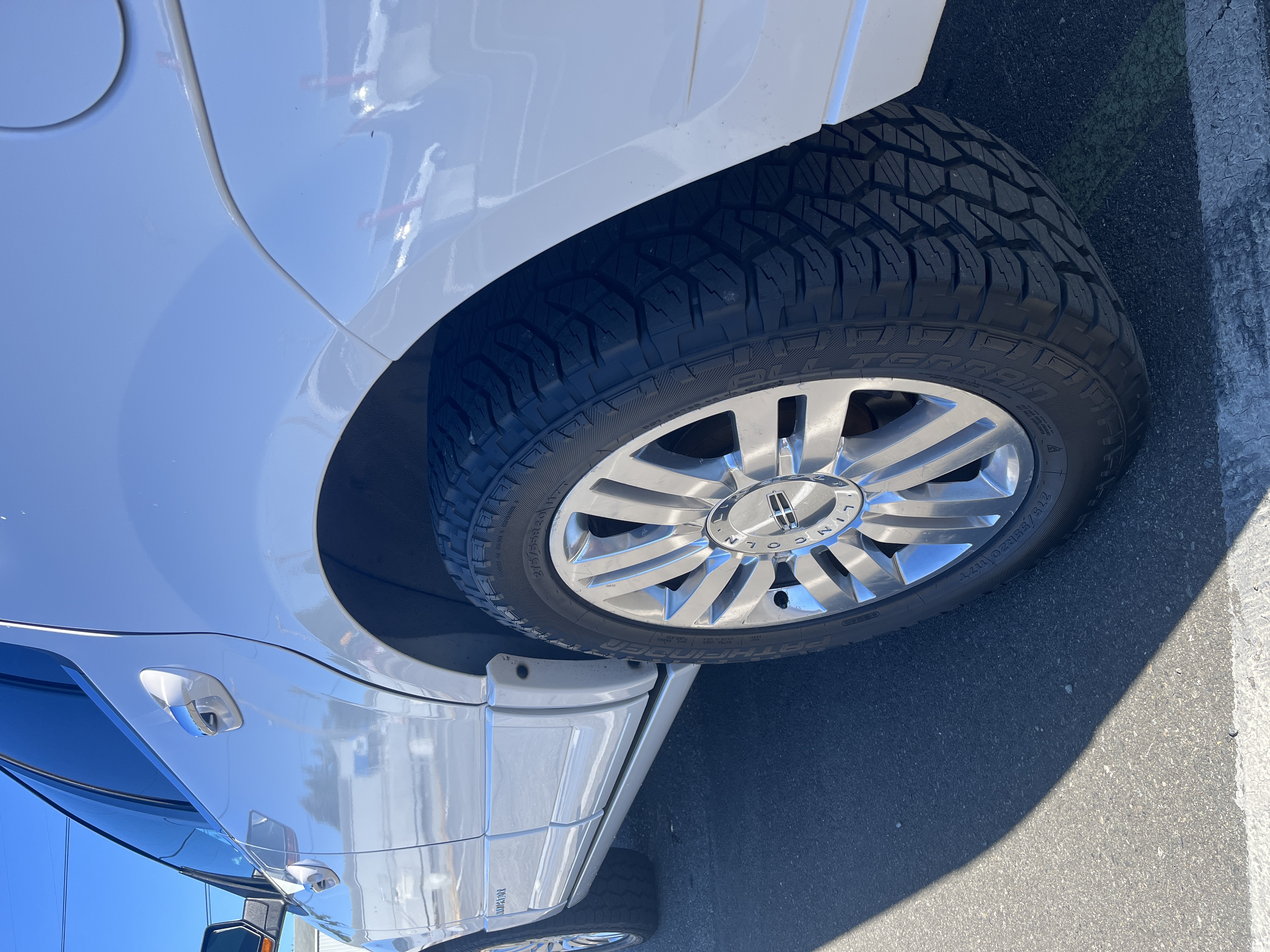 Used 2011 Lincoln Navigator 4WD w/ 101A Rapid Spec Order Code image 9