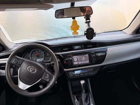 Used 2016 Toyota Corolla LE FWD image 5